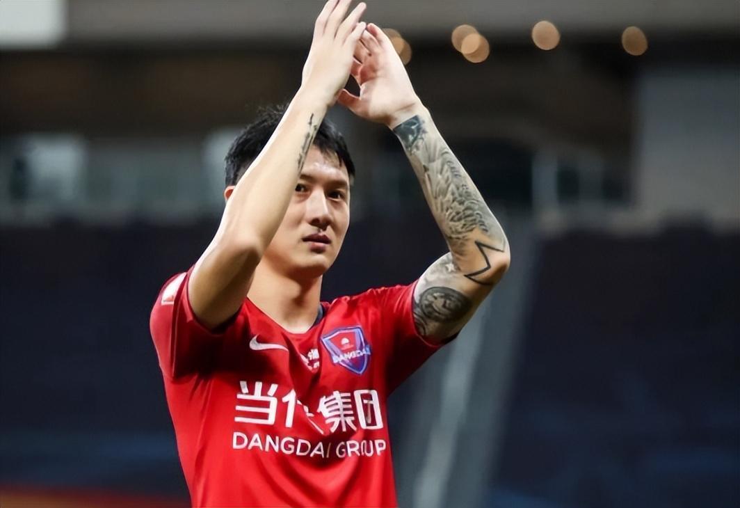 28圈app下载-意外！冯劲离开上港为何要去大连英博，却没选择回重庆加盟铜梁龙